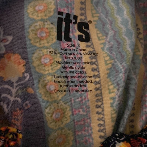 IT’S SHORTS SIZE S, WITH SLIDE POCKETS - Picture 4 of 5